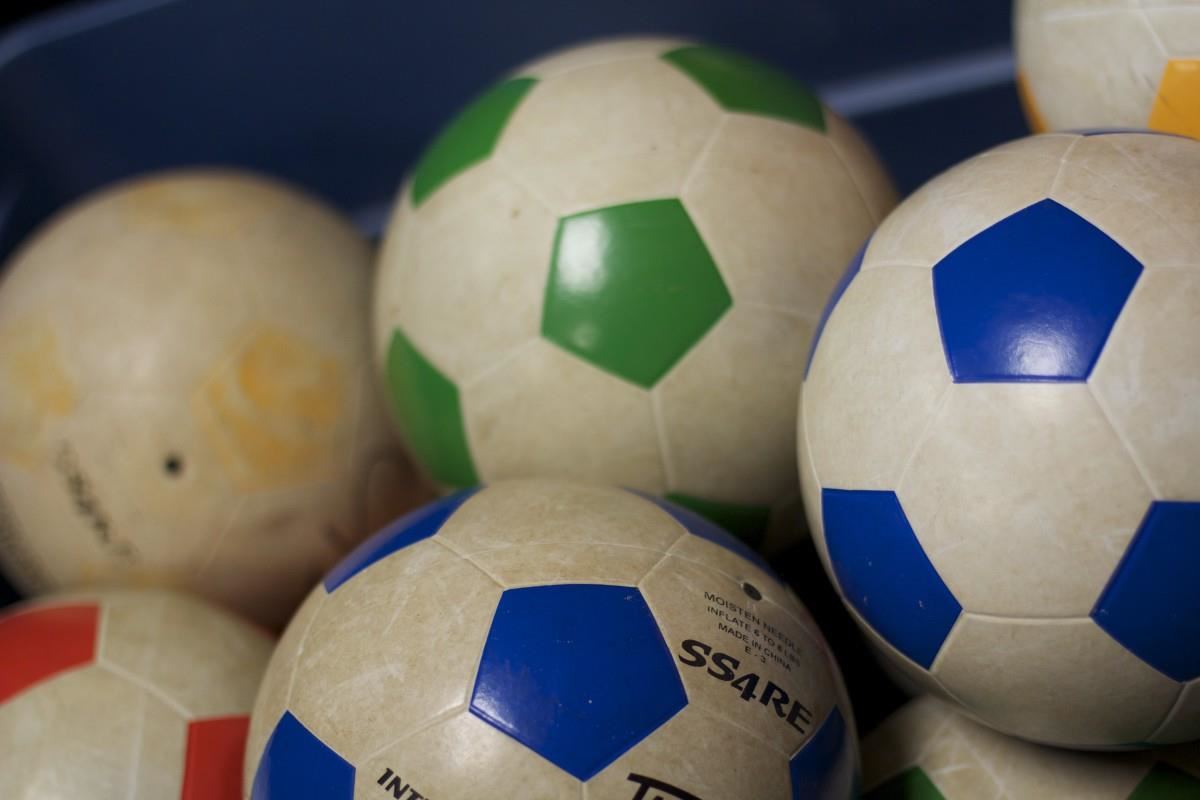 soccer balls 